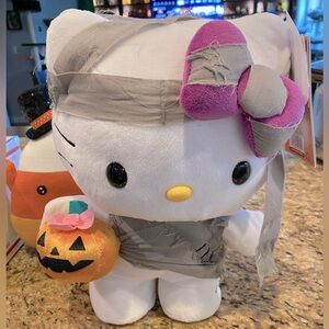 HELLO KITTY Halloween Greeter Plush Musical Mummy Sidestepper BNWT